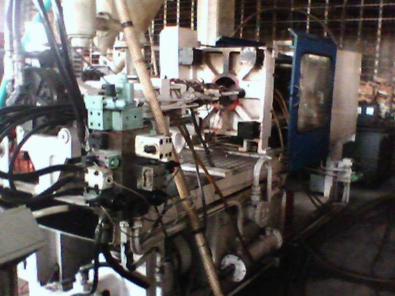Platic Injection Moulding machine already working with BISON PLC